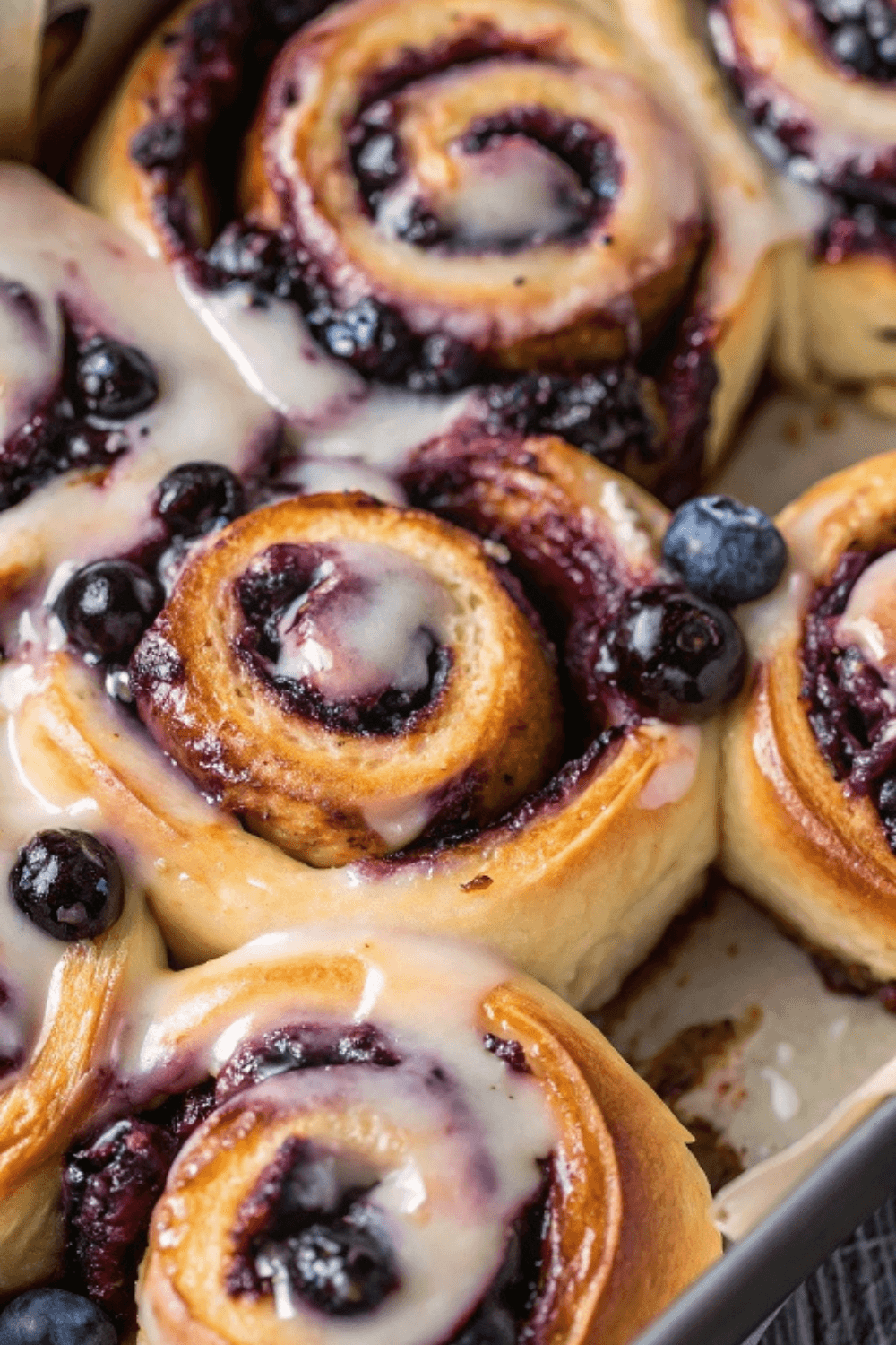 Blueberry Cinnamon Rolls – Soft, Sweet & Bursting with Flavor!